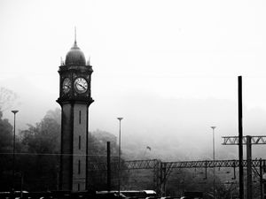 TORRE NA NÉVOA