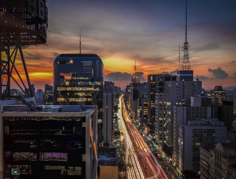 FIM DE TARDE NA AVENIDA PAULISTA