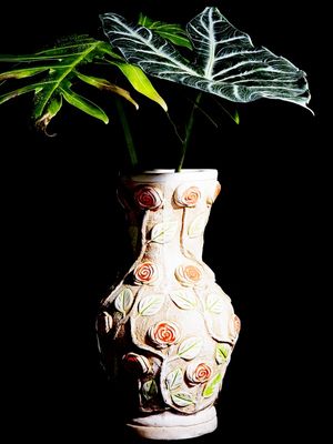 VASO COM FOLHAS