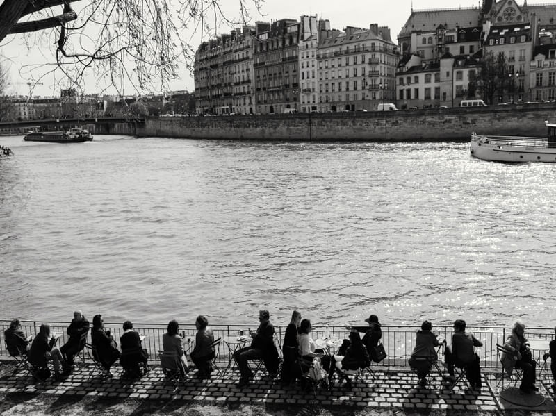 CAFÉ EM PARIS POR GRACIELLE GALVÃO