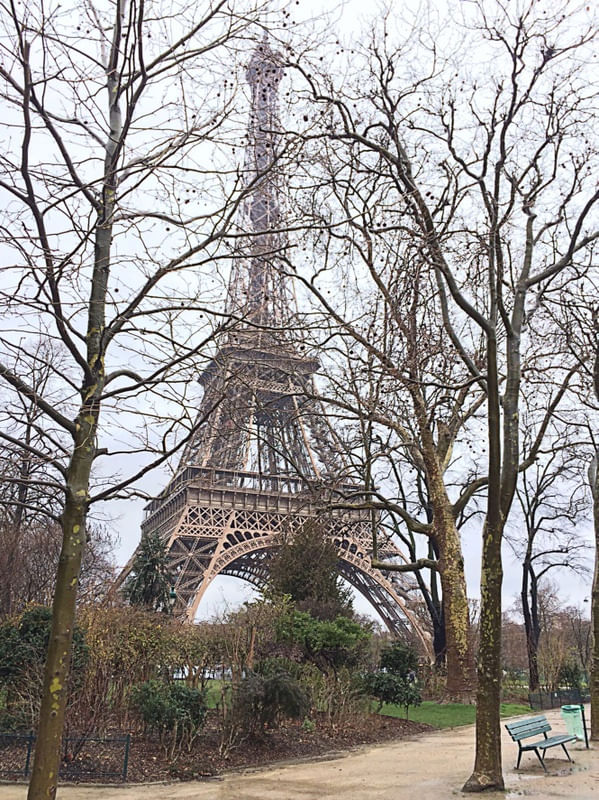 PARIS F