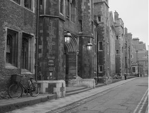 QUEEN'S COLLEGE - UK