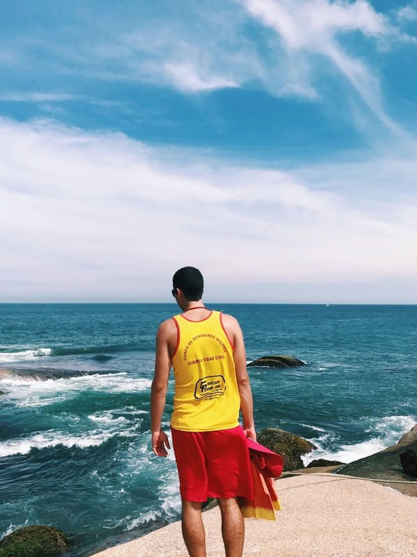 SALVA VIDAS NA PRAIA