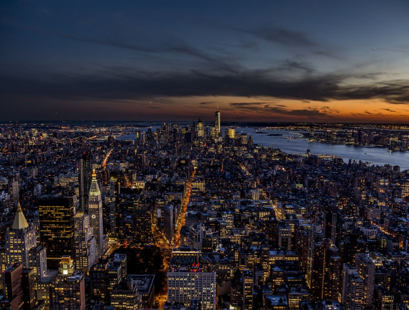 SUNSET IN MANHATTAN (NEW YORK, NY)