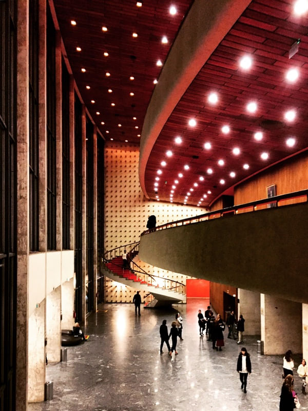 UMA NOITE NO TEATRO