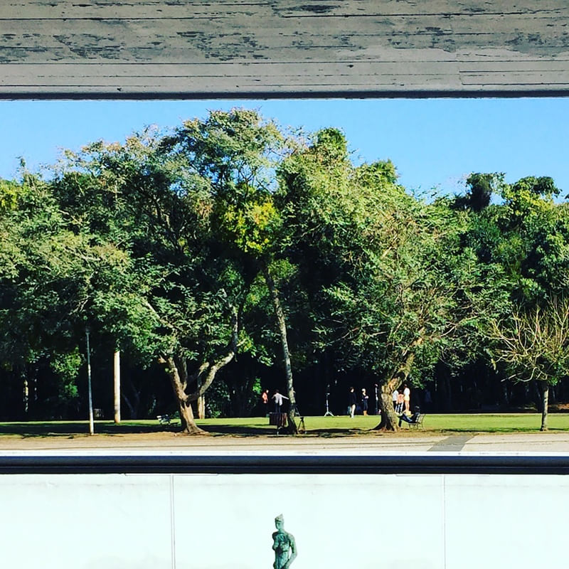 ESPERANDO NO MON