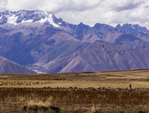 ALONE IN THE MOUNTAIN (CUSCO, PERU)