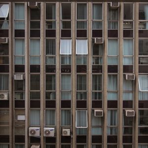 JANELAS E MAIS JANELAS