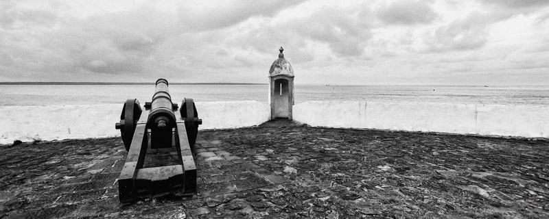 POSTO DE VIGILÂNCIA COM CANHÃO