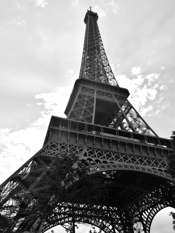 LOVELY PARIS