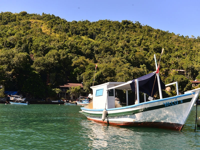 BARCO ANCORADO