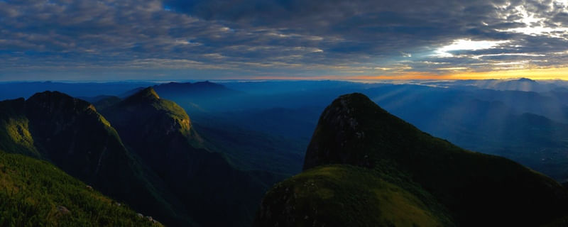 AMANHECER NA SERRA DO MAR