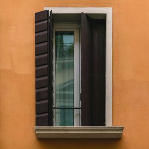 WINDOW 8