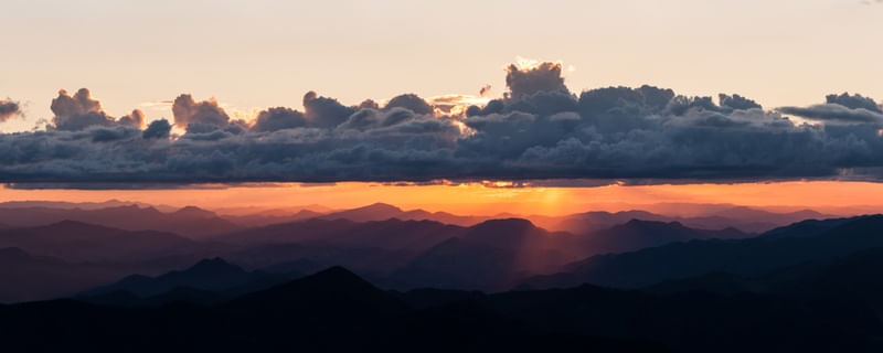 MONTANHA NUVEM E SOL