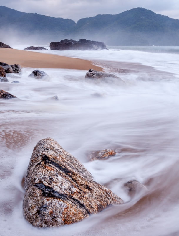 PEDRAS E ONDAS II