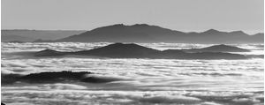 MONTANHAS E NUVENS II