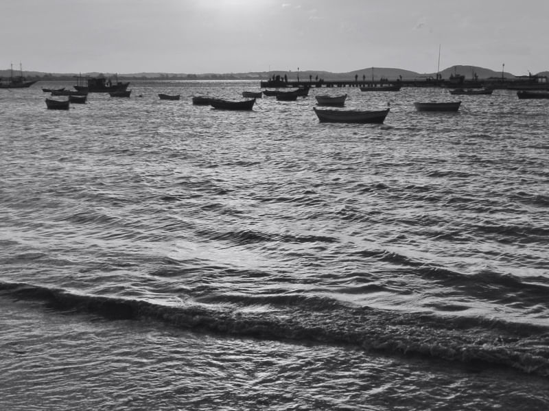 MAR NEGRO EM BÚZIOS