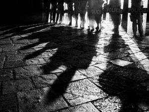 SOMBRAS DA LEI