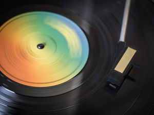 VINIL TOCANDO