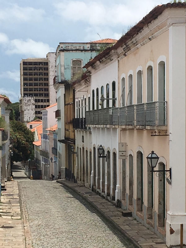 CIDADE - SAO LUIS SEM TRÁNSITO, SEM AVIÃO - RUA