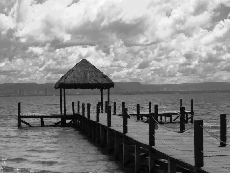 PIER NO LAGO