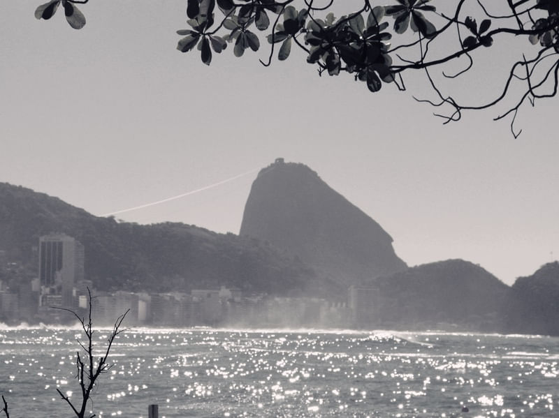 PÃO DE AÇÚCAR COM MAR