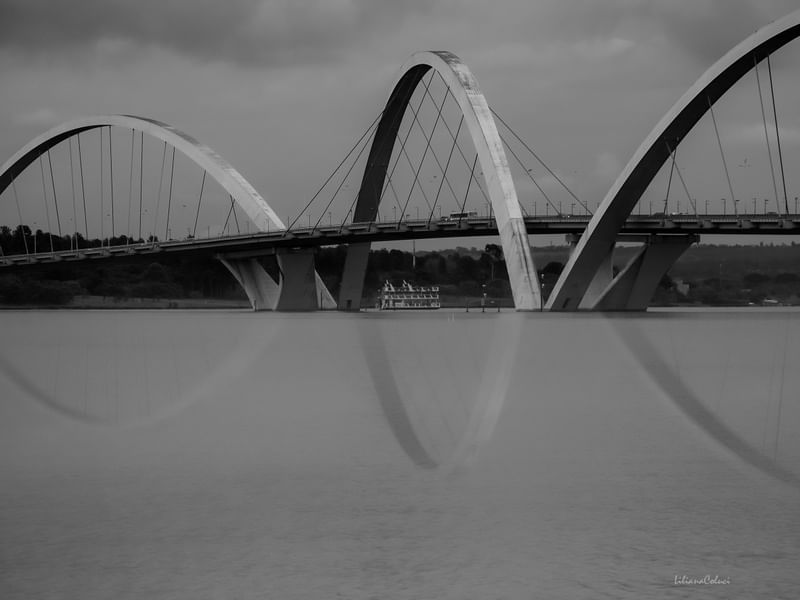 PONTE JK ESPELHADA