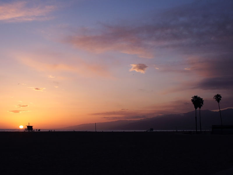 SUNSETSANTA MONICA BEACH