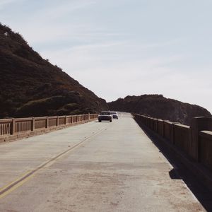 O CARRO E A PONTE