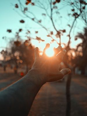 TOCANDO O SOL