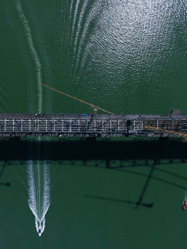 A PONTE NO MAR