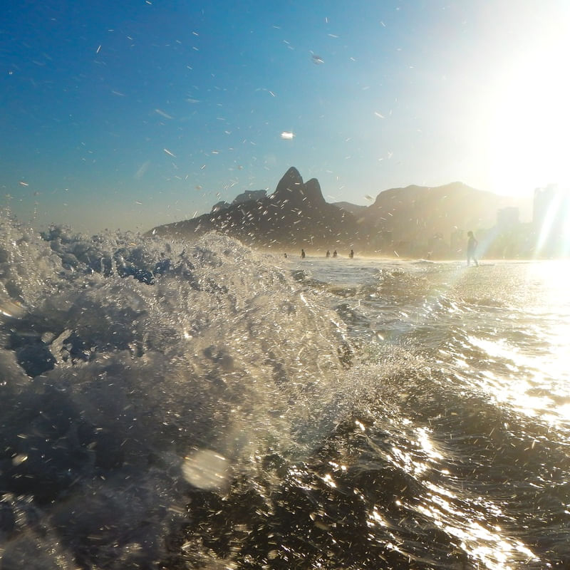NO MAR DE IPANEMA