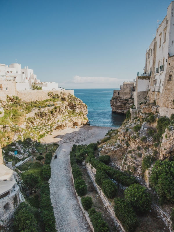 CAMINHO PARA A PRAIA ITALIANA - POLIGNANO A MARE