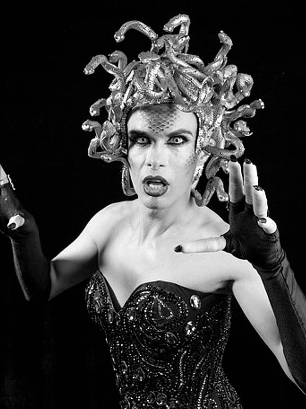 OS OLHOS DE MEDUSA - PB