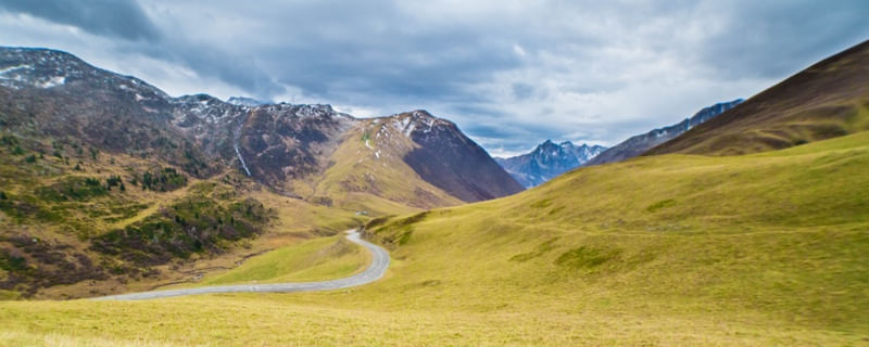 ESTRADA NOS ALPES