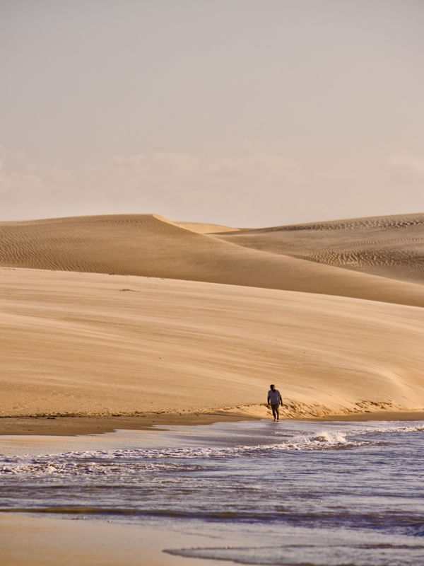 CAMINHADA NA PRAIA