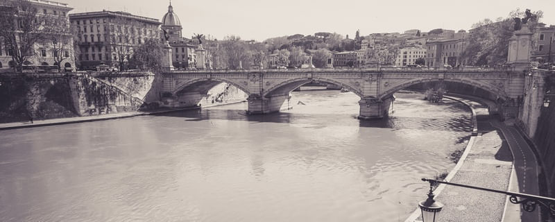 PONTE EM ROMA - PRETO E BRANCO
