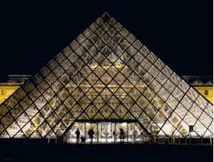 PIRAMIDES DO LOUVRE