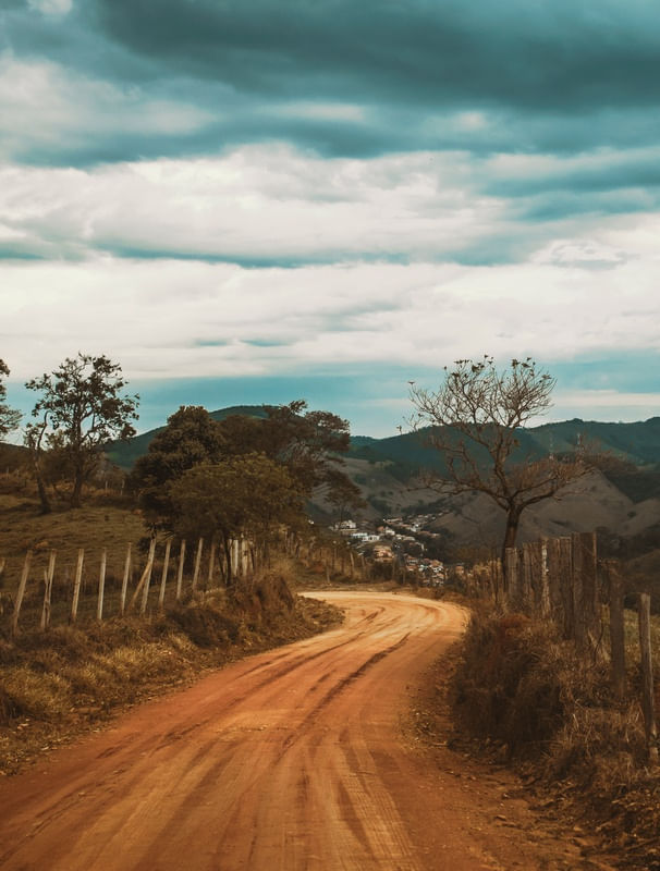 CAMINHO NAS MONTANHAS