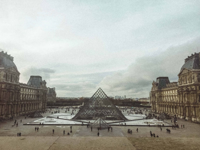 LOUVRE EM FOCO