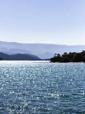 ÁGUAS AZUIS
