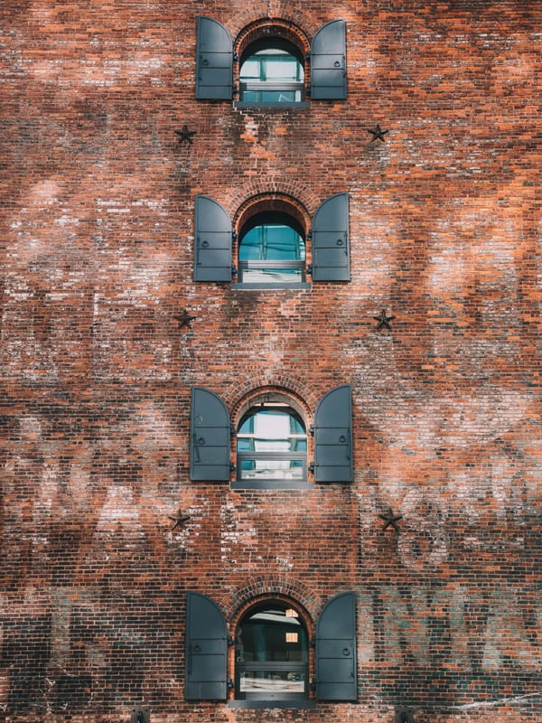 CENAS DE NOVA YORK - JANELAS INDUSTRIAIS