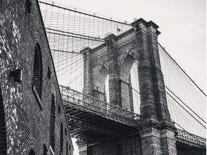 CENAS DE NOVA YORK - BROOKLYN BRIDGE EM PRETO E BRANCO