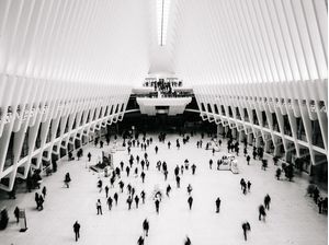 CENAS DE NOVA YORK - TRANSEUNTES NO OCULUS STATION