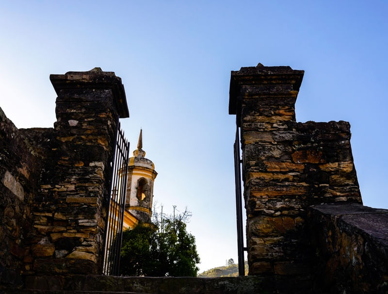 IGREJA EMOLDURADA EM OURO PRETO