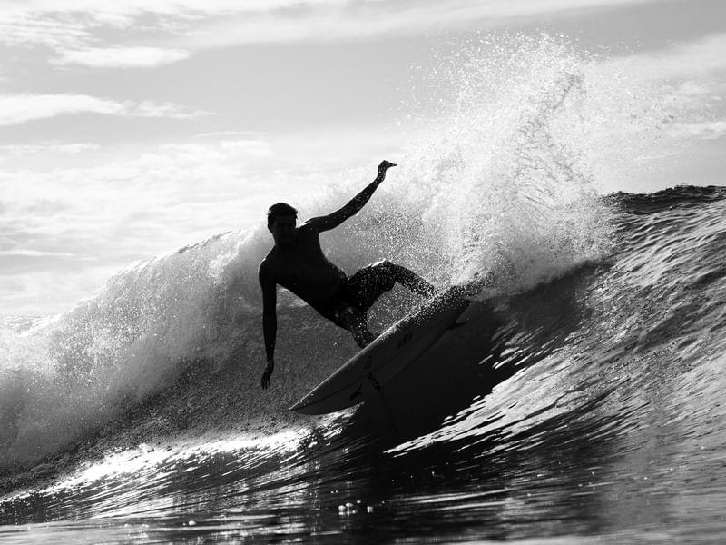 GHOST SURFER