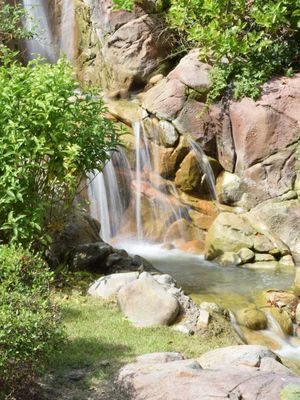ÁGUAS DE UMA CACHOEIRA