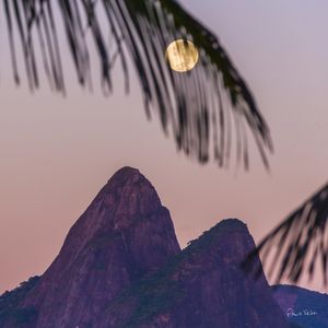 DÍPTICO 02: PÔR DA SUPER LUA COM GÁVEA E DOIS IRMÃOS, RIO DE JANEIRO