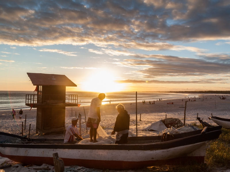 PESCADORES DE ARRAIAL