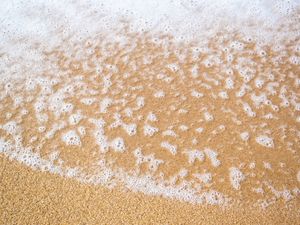 ESPUMA NA AREIA